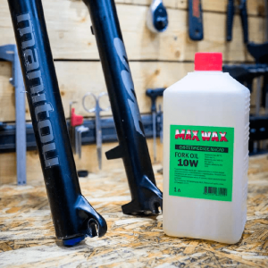 Синтетическое масло для вилки амортизаторов MAX WAX Fork Oil 10W 1л