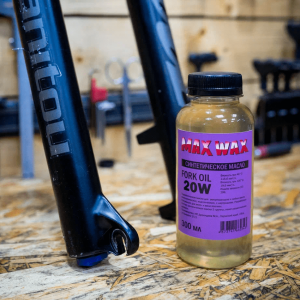 Синтетическое масло для вилки амортизаторов MAX WAX Fork Oil 20W 300мл
