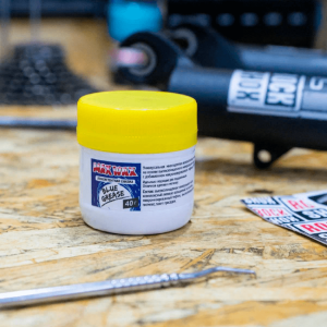 Универсальная смазка для велосипеда MAX WAX Blue Grease 40 грамм